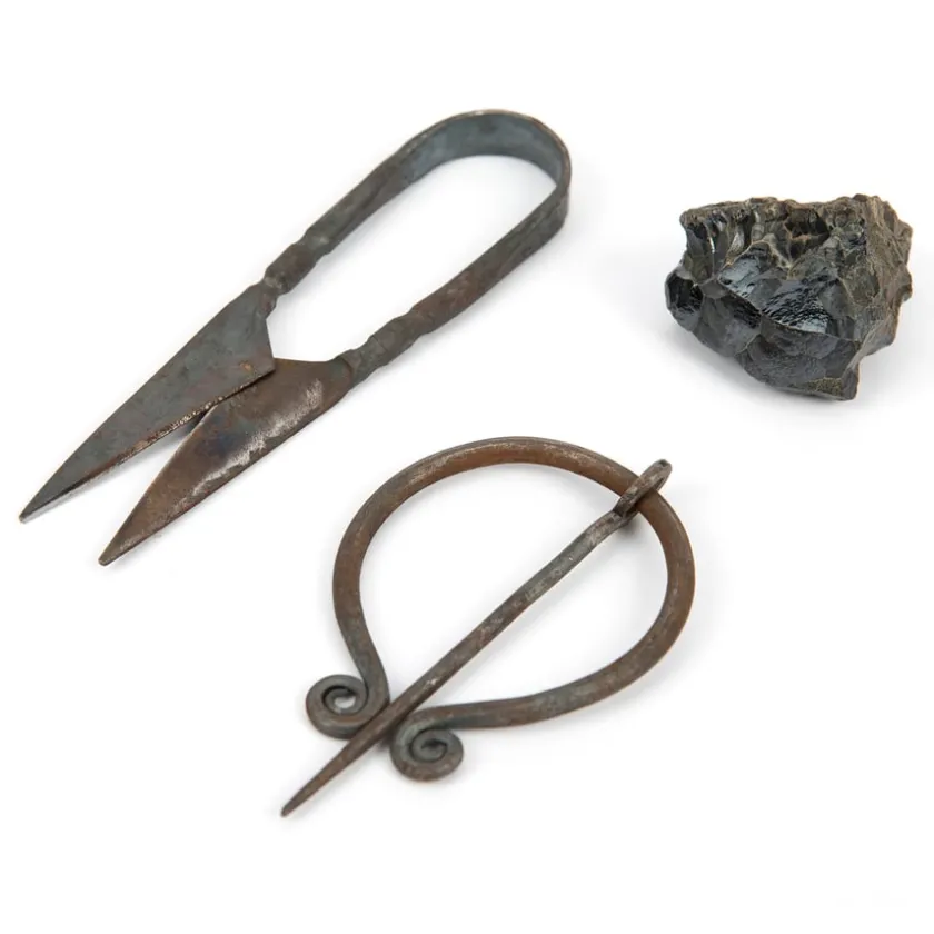 TTS Iron Age Archaeo-Box Hot